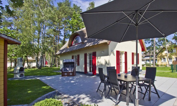 Glowe House | Close to the beach, quiet location, own sauna, beautiful garden - Ferienhaus Ostseesonne