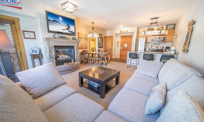 River Run Condo | Close to the Gondola, Walk to shopping and dining