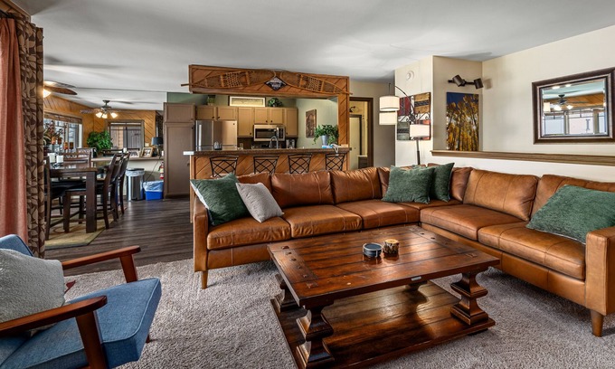 Steamboat Springs House | Close to the Slopes! Pool & Hot Tubs! Winter Shuttle!