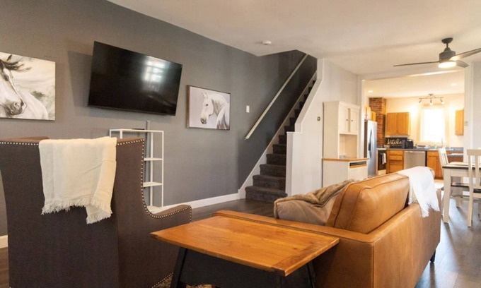 Bethlehem Apartment | Close to Wind Creek/Events/Food! ✔Hot-tub ✔Garage