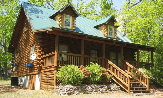 Pine Mountain Cabin | Closest Cabin to Mountain Top Pool!