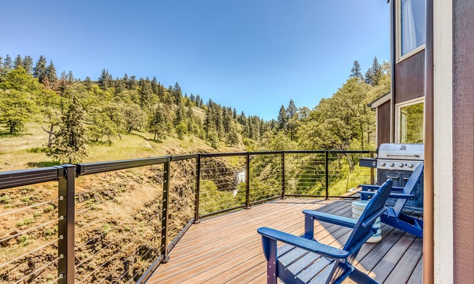 Mosier House | Closest home to Mosier Falls with mountain & river views, hot tub, & game room