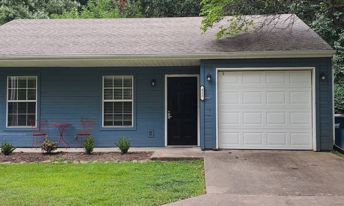 Downtown House | Closest House to Crystal Bridges