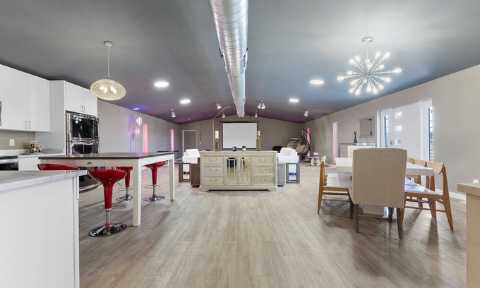 Historic Edgefield House | Closest to Stadium in Nashville! 5 min 2 Downtown