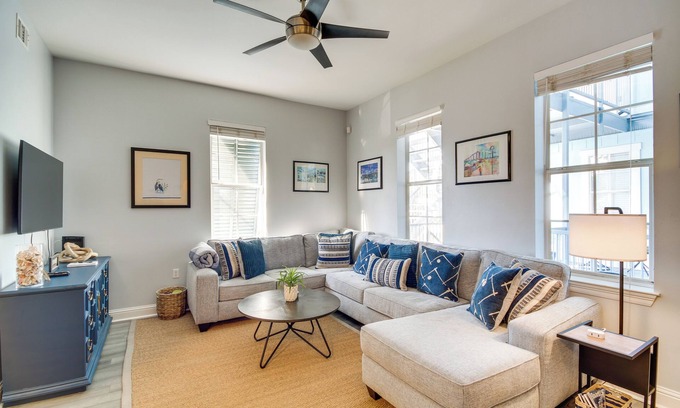 Bay St Louis Condo | 'Cloud 9 on the Gulf', 1 Mi to Beach: Pet Friendly