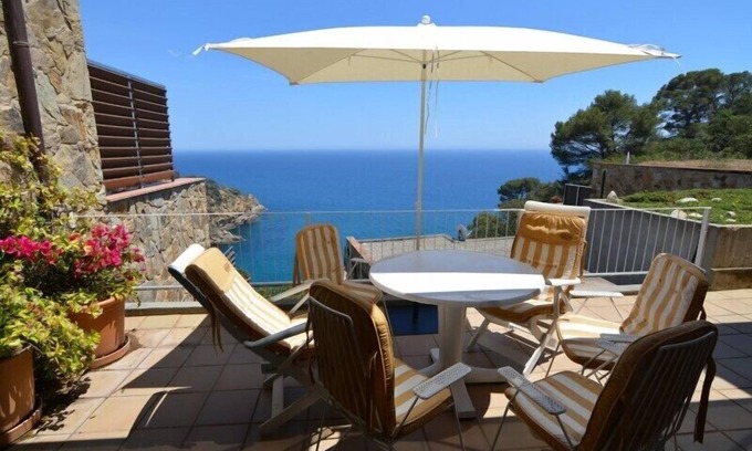 La Pola I Giverola House | Club Villamar - Great 5 bed villa with balcony only 350m from the beach on the beautiful Costa Br.