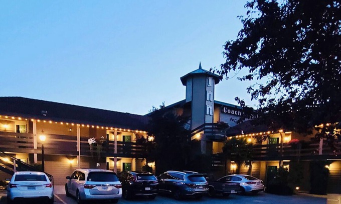Oak Harbor Hotel | Coachman Inn & Suites