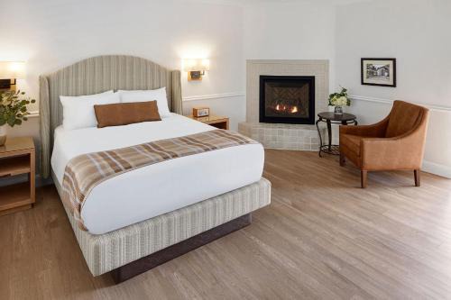 Golden Rectangle Hotel | Coachman's Inn, A Four Sisters Inn