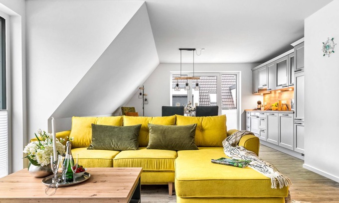 Westerdeichstrich Apartment | Coast 8 - 2 bedrooms, shower room, balcony, stylishly furnished