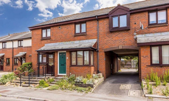 Poole House | Coast Away - Moments from Poole Quay