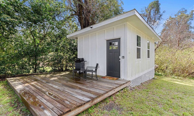 Gulfport Apartment | Coastal Cabana - Studio - Close to beach and Mississippi City