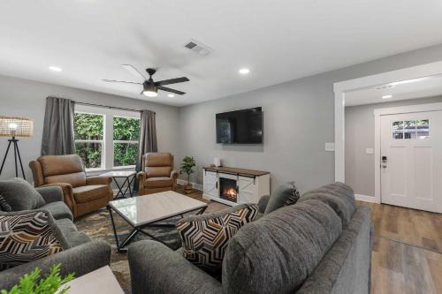 Gulfport House | Coastal Casa -Charming 3 Bedroom House