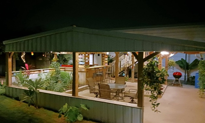 Ingleside House | Coastal Charm, tropical oasis. Fishing right across the street. Pet-friendly