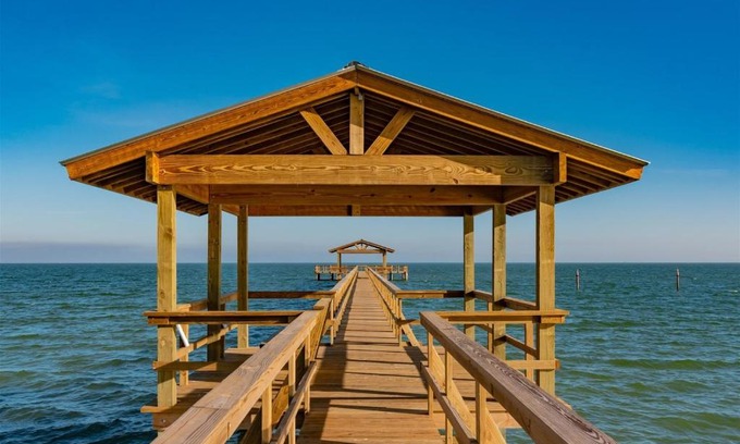 Sailhouse Apartment | Coastal Charm