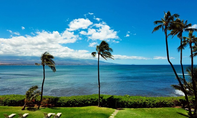 Maalaea Condo | Coastal Chic Ocean Front Stunning View w AC