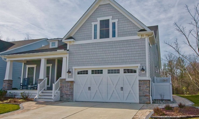 Lewes House | Coastal Club * 5BR, 4 Full Baths, 3 Suites WATERFRONT * Sleeps Up to 12