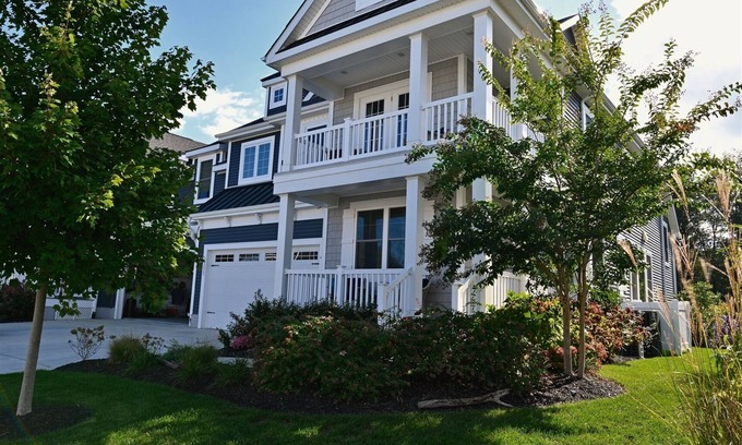 Lewes House | Coastal Club * 6 BR Luxury Beach House * 3.5 Baths * Sleeps 12