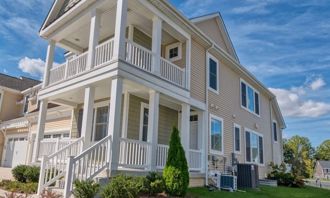 Lewes House | Coastal Club * 6BR Luxury Beach House * 5.5 Baths * Sleeps 12