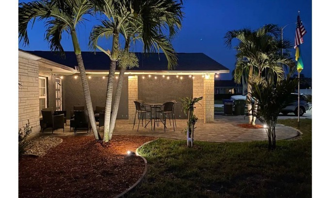 Bradenton House | Coastal Coconut Cove near Anna Maria Island