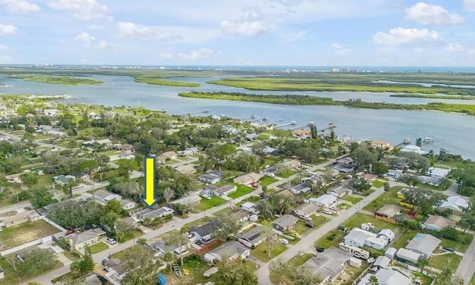 Edgewater House | Coastal Comfort - 3BR Pet-Friendly Getaway