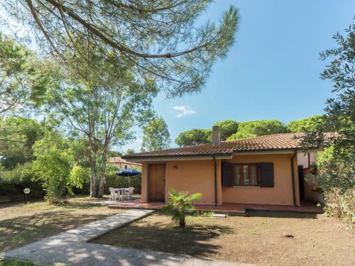 Giannella Apartment | Coastal Comfort in Giannella