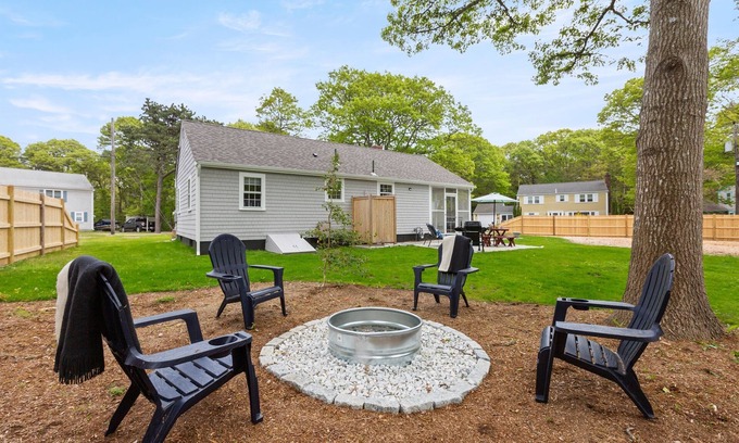 Hyannis House | Coastal Comfort Stay | Near Beaches & Attractions