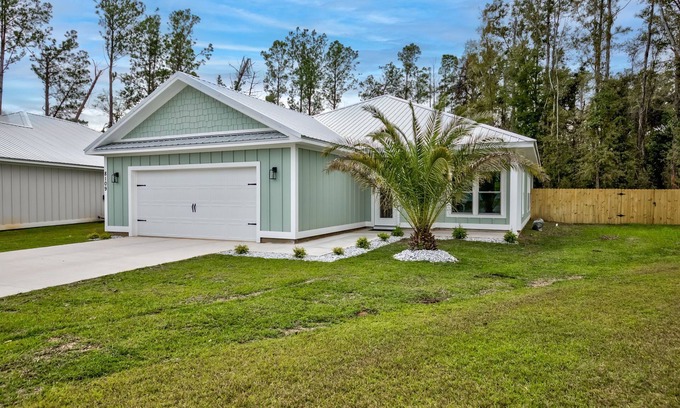 Foley House | COASTAL COTTAGE 10 MINTUES FROM THE SAND