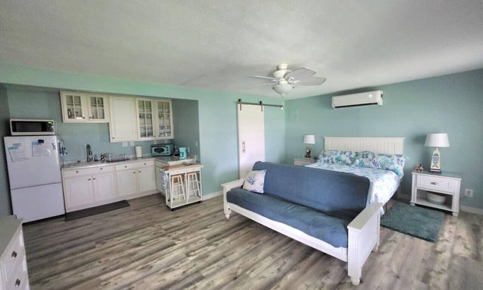 Palacios Apartment | Coastal Cottage Bay House - Bayview Studio – Fish, Swim, Enjoy!