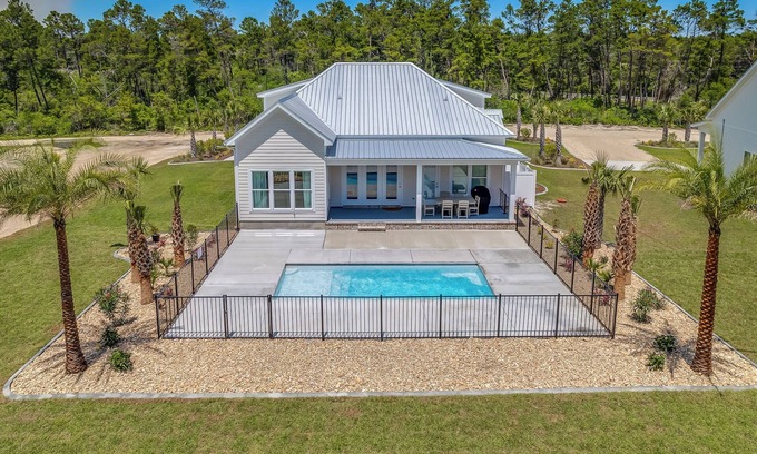 Panacea Cottage | Coastal Cottage on the Forgotton Coast of St Teresa, Florida