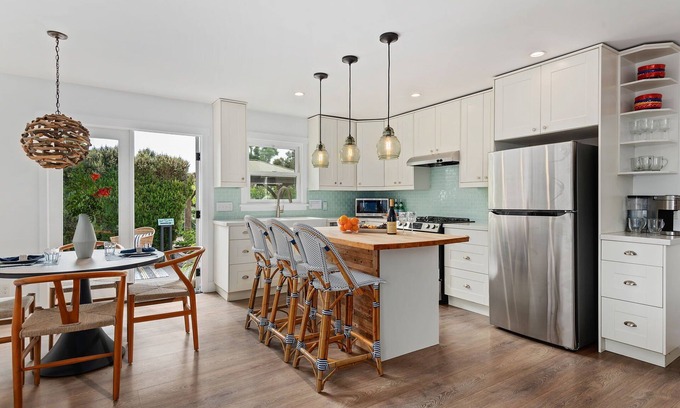 West Mesa House | Coastal Cove Pet Friendly - Steps to Douglas Preserve