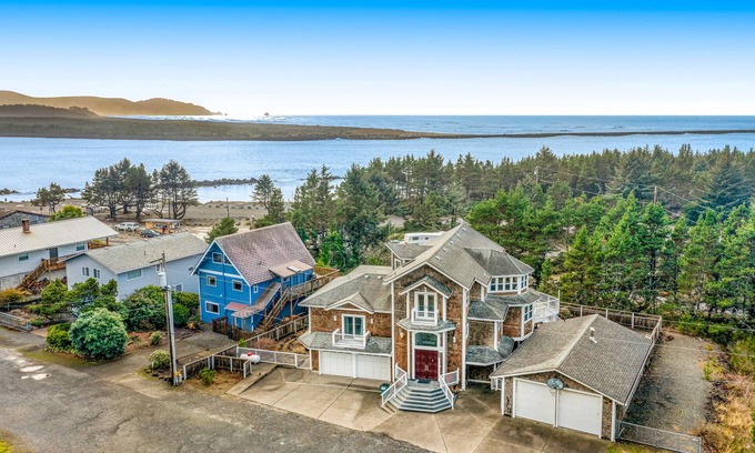 Rockaway Beach House | Coastal estate with private hot tub, enclosed yard, firepit, & game room