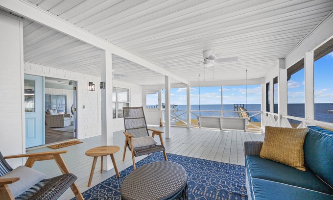 Alabama Gulf Coast Cottage | Coastal Fairhope Cottage/Waterfront/Beautiful sunsets view/Screened porch and private pier