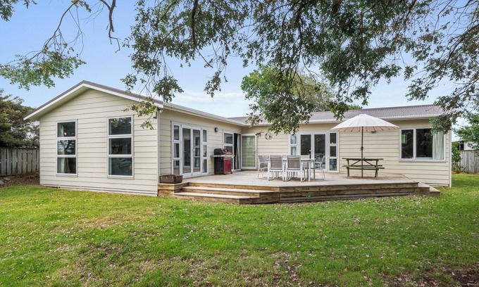 Waitarere Beach House | Coastal Family Escape - Waitarere Beach Retreat