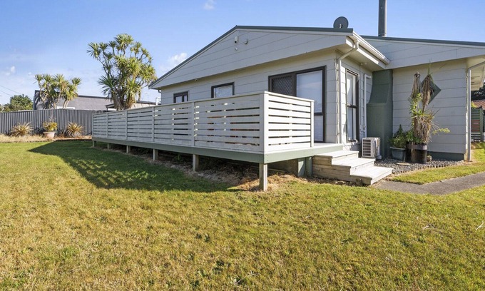 Foxton Beach House | Coastal Gem - Foxton Beach Holiday Home