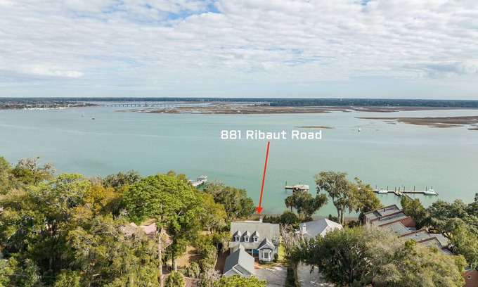 Beaufort House | Coastal Getaway - Stunning Water Views!