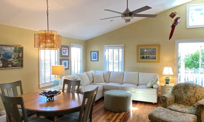 Morehead City House | Coastal hideaway in downtown Beaufort. Walk to shops and restaurants!