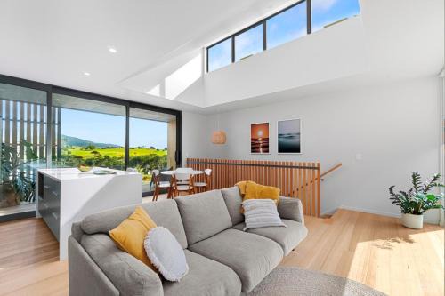 Raglan Apartment | Coastal Living in Comfort