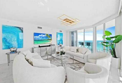 North Beach Apartment | Coastal Masterpiece With Panoramic Ocean Views