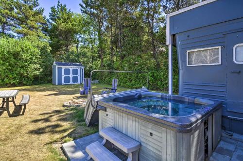 Grayland House | Coastal PNW Gem with Hot Tub - Walk to Beach!