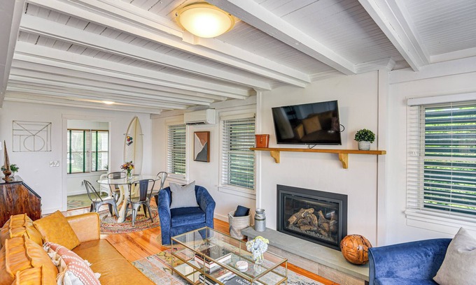 Portsmouth House | Coastal Portsmouth Home w/Bay Access Near Newport