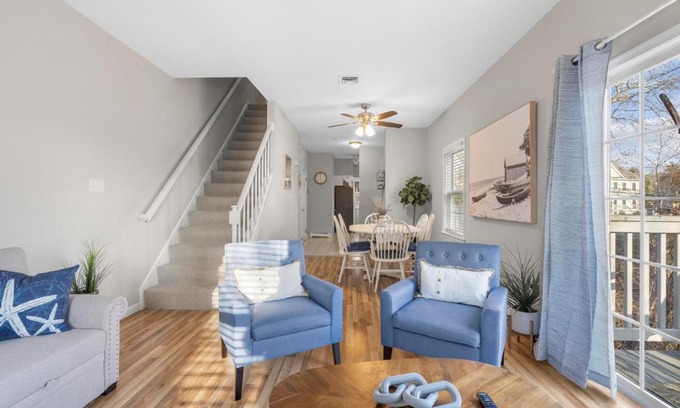 Fairfield Apartment | Coastal Retreat Charming 3-Bedroom Fairfield Townhouse near Beaches I Town Center
