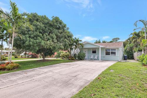 Stuart House | Coastal Retreat Near Downtown Stuart