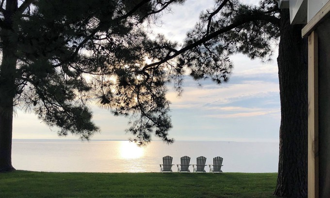 Colonial Beach House | Coastal retreat along the serene shores of Potomac River in Colonial Beach