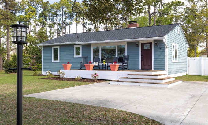 Morehead City House | Coastal Retreat w/Boat Parking and Large Private Backyard