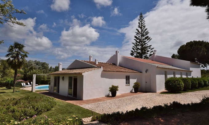Alfarrobeira House | Coastal Retreat with Private Pool