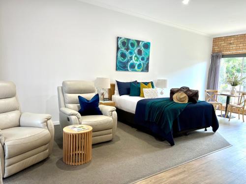 Lakes Entrance Hotel | Coastal Waters Motor Inn