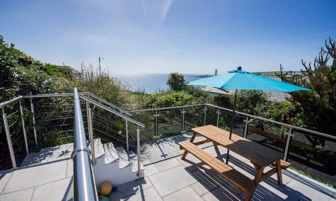 Mevagissey Cottage | Coastguards View overlooking Mevagissey Harbour with Sea Views