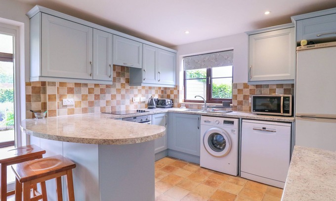 Bungay Cottage | COBBLERS COTTAGE, pet friendly, with a garden in Ditchingham