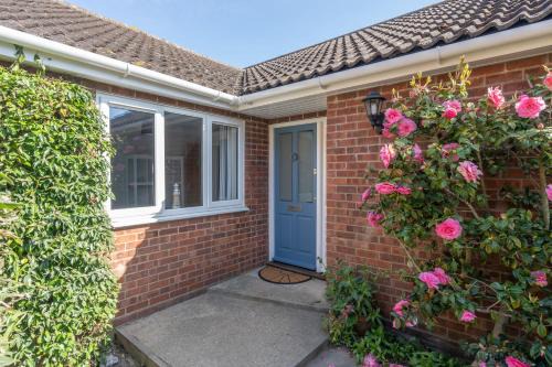 Winterton-on-Sea House | Cobbles End by Winterton Cottages