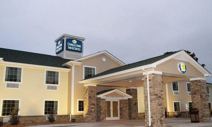 Vinton Hotel | Cobblestone Inn & Suites - Vinton
